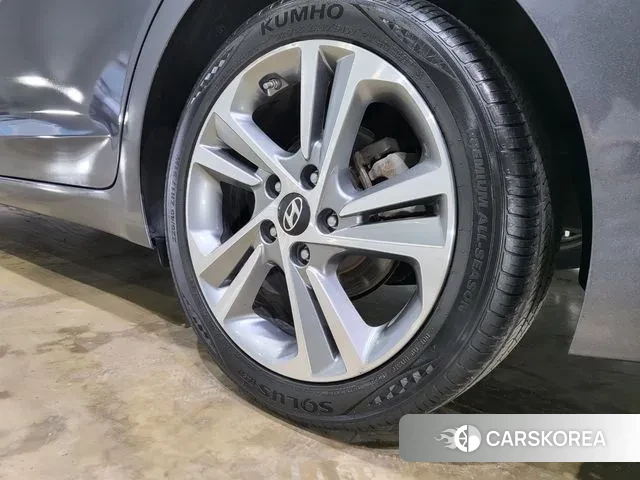 Hyundai Avante AD id 3732904 из Кореи 10