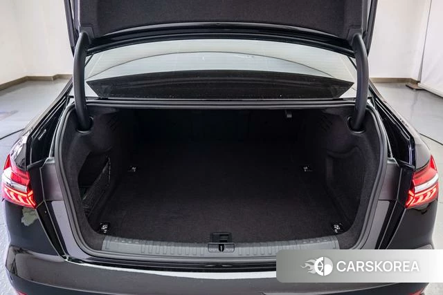 Audi A6L id 4210302 из Китая 10