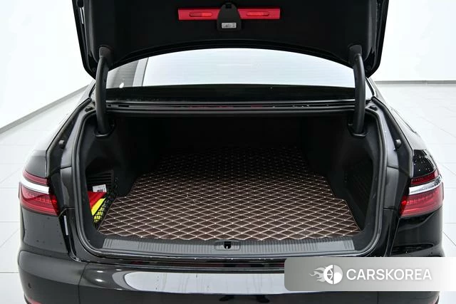 Audi A8 PHEV id 4298109 из Китая 10