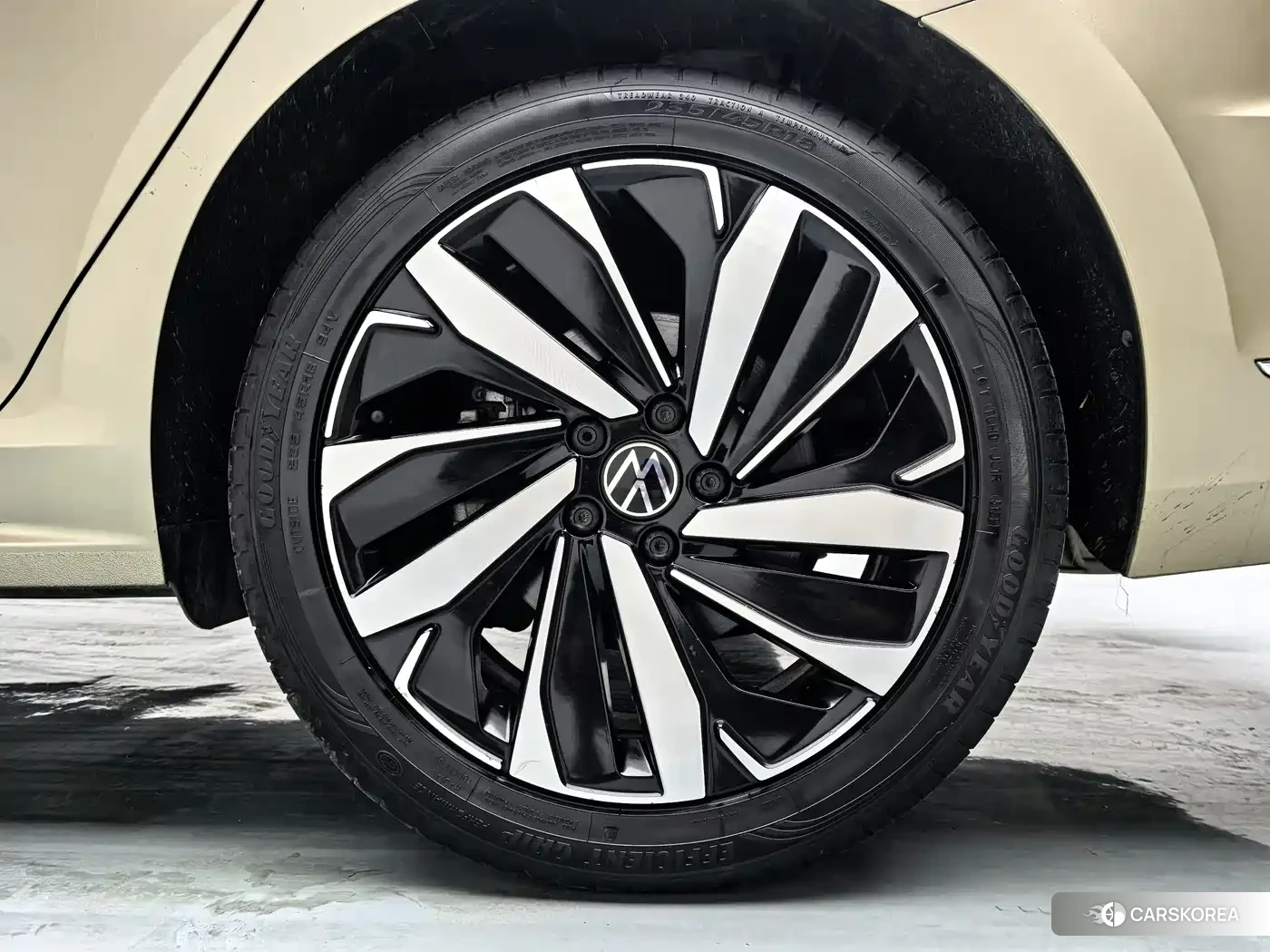 Volkswagen Passat id 4674404 из Китая 10