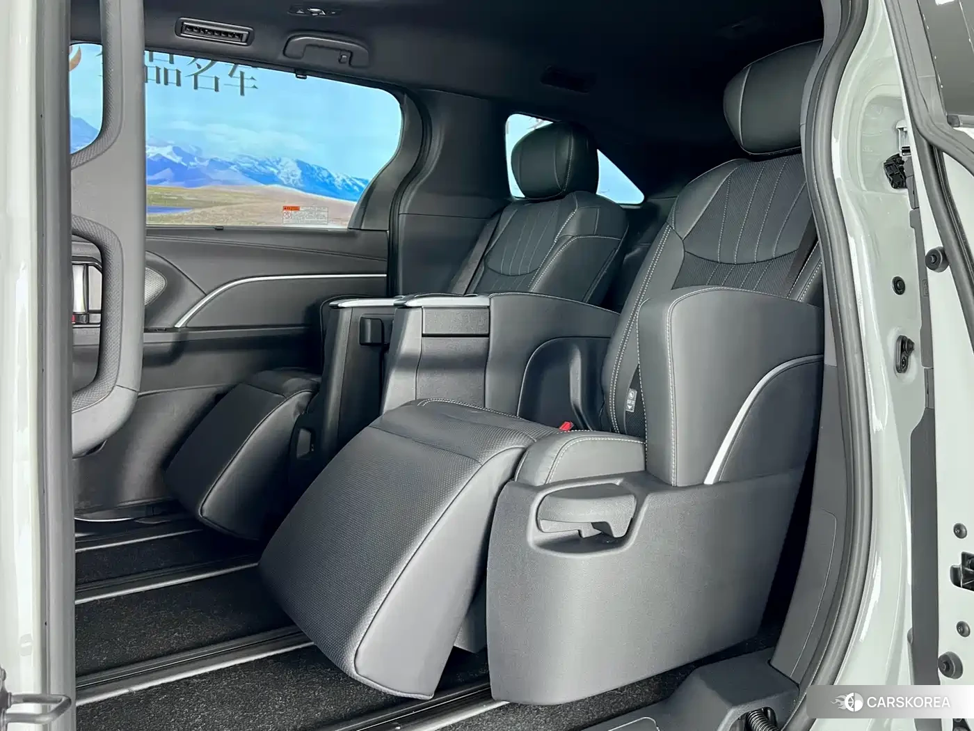 Toyota Sienna id 4547649 из Китая 10