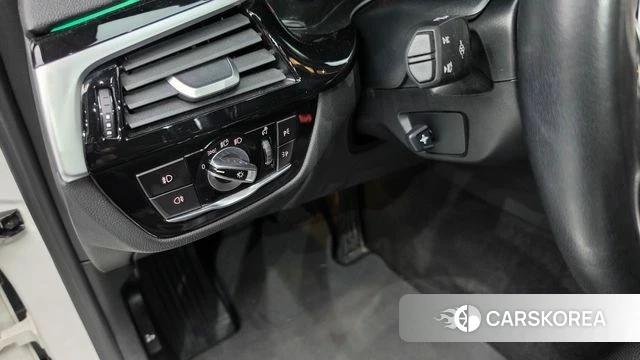 BMW 5 Series (G30) id 4746546 из Кореи 10