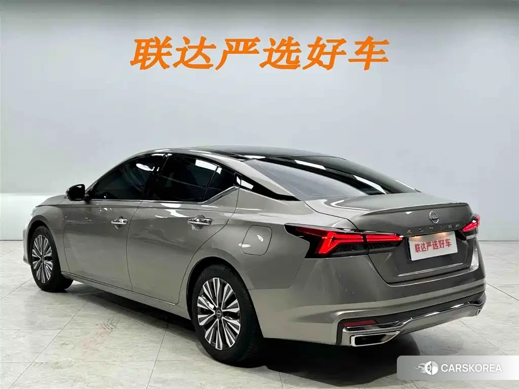 Nissan Altima id 4589124 из Китая 10