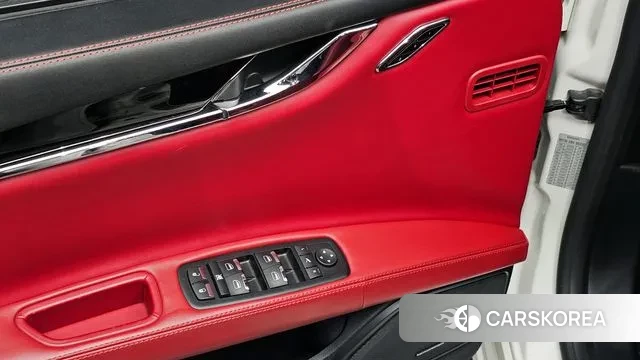 Maserati Quattroporte id 3123277 из Кореи 10