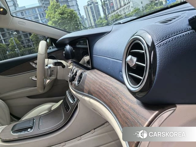 Mercedes-Benz E-class id 4264852 из Китая 10