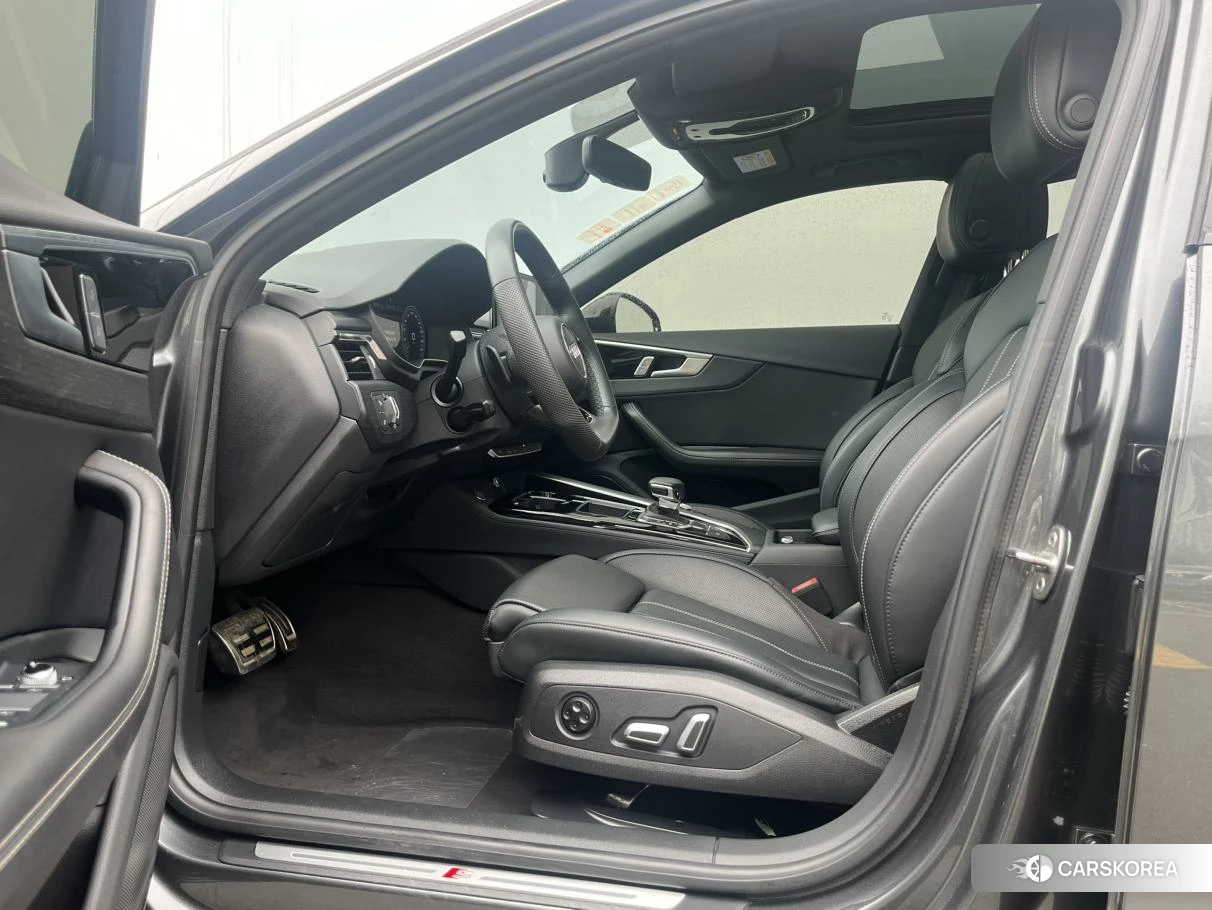 Audi A4L id 4461794 из Китая 10