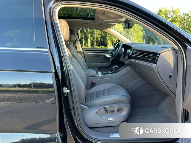 Volkswagen Touareg id 4291347 из Китая 10