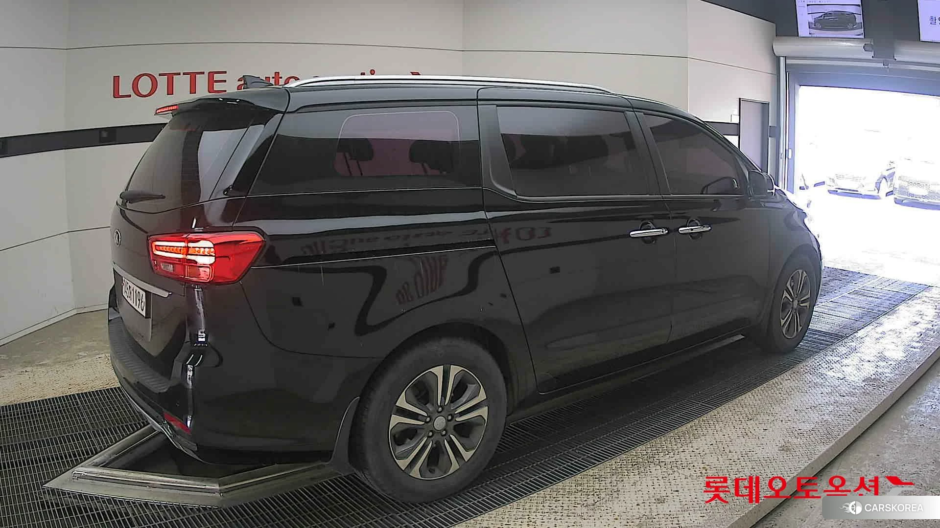 Kia Carnival id 4289556 из Кореи 10