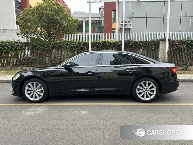 Audi A6L id 4207161 из Китая 10