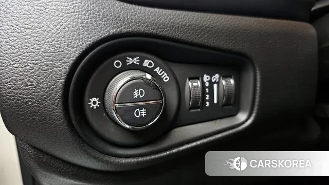 Jeep Renegade id 3296557 из Кореи 10