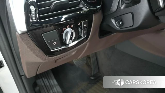 BMW 5 Series (G30) id 4893623 из Кореи 10