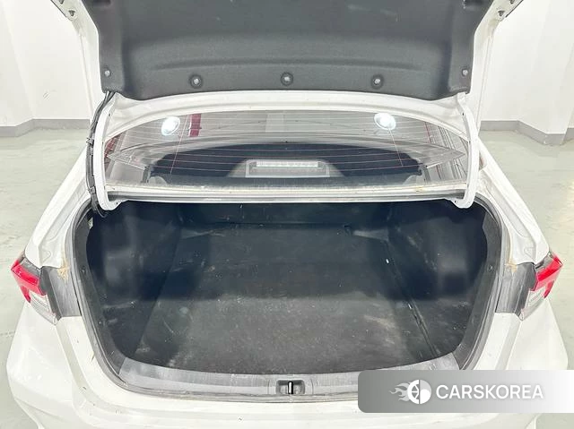 Toyota Corolla id 4353443 из Китая 10
