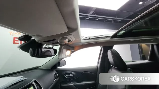 Jeep Cherokee (KL) id 3219273 из Кореи 10