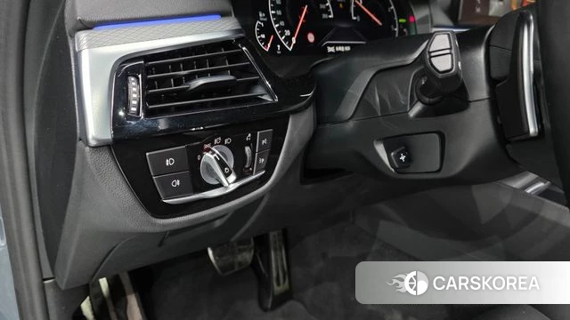 BMW 5 Series (G30) id 4363088 из Кореи 10