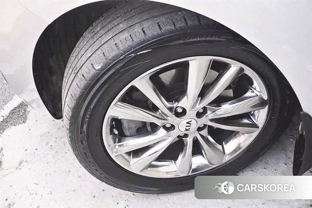 Kia The New Carnival id 2540402 из Кореи 10