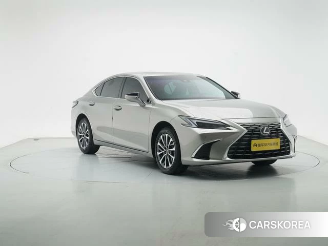 Lexus ES id 4367476 из Китая 10