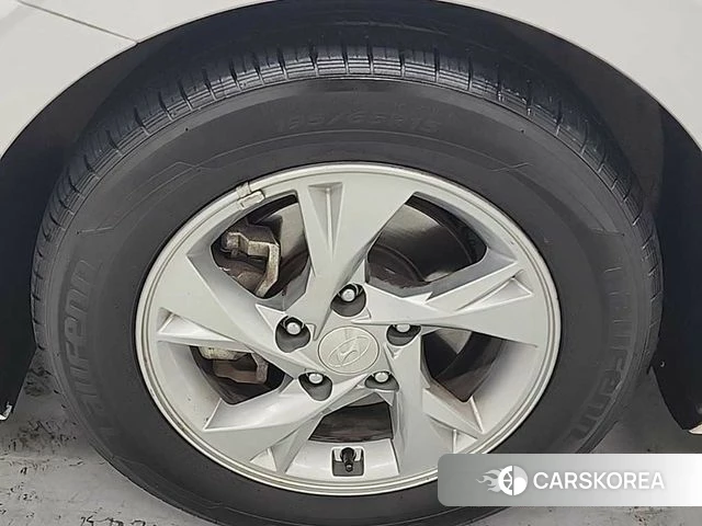 Hyundai Avante (CN7) id 3954141 из Кореи 10