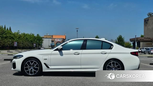 BMW 5 Series (G30) id 4292409 из Кореи 10