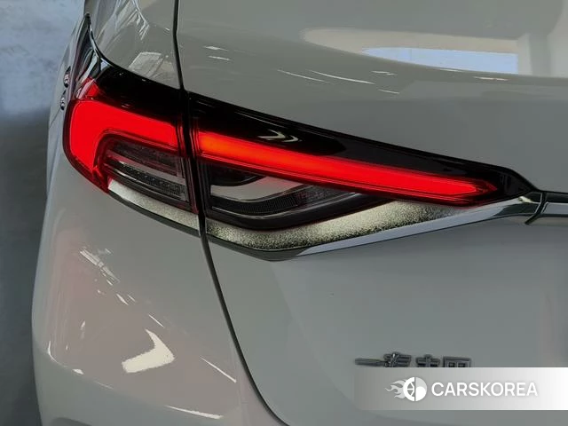 Toyota Corolla id 4278820 из Китая 10