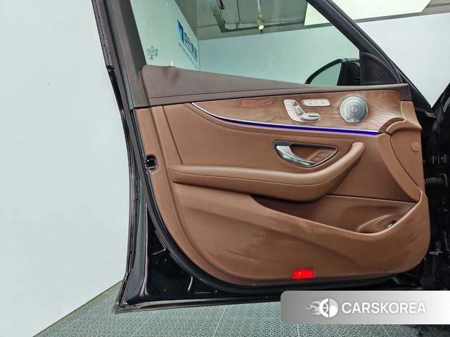 Mercedes-Benz E-class id 4209907 из Китая 10