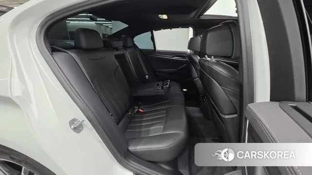 BMW 5 Series (G30) id 3545056 из Кореи 10