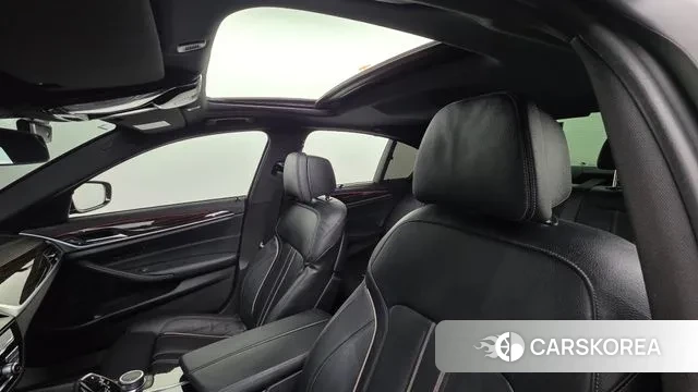 BMW 5 Series (G30) id 3740673 из Кореи 10