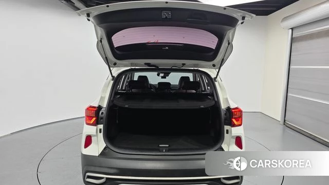 Kia Seltos id 4496239 из Кореи 10