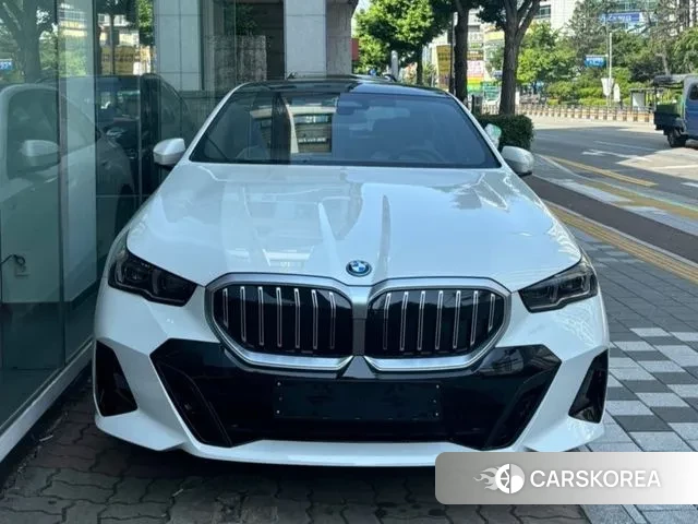 BMW 5 Series (G60) id 3217608 из Кореи 10