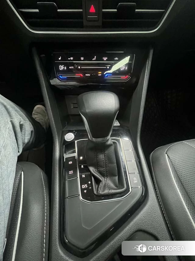 Volkswagen Tiguan L id 4297920 из Китая 10