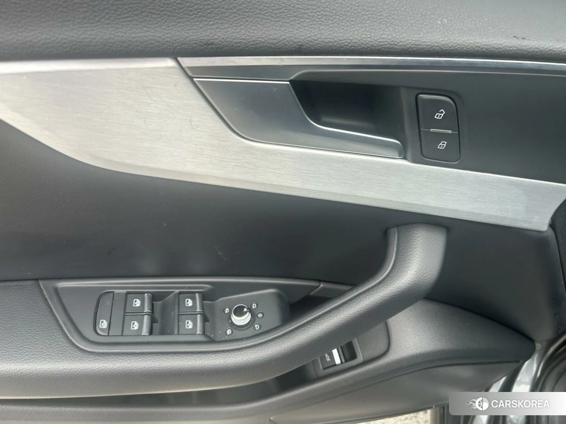 Audi A4L id 4512442 из Китая 10