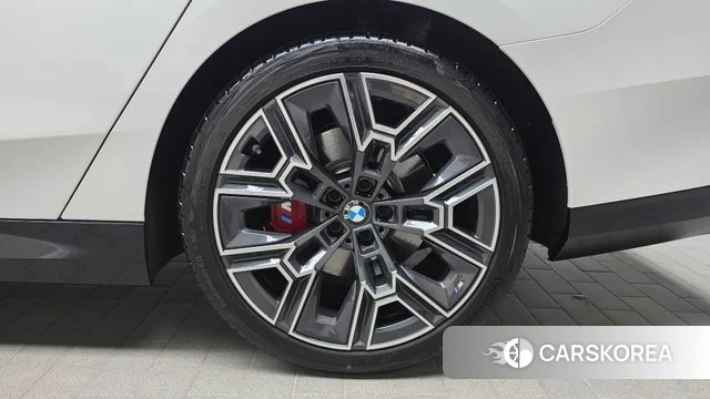 BMW 5 Series (G60) id 4532930 из Кореи 10