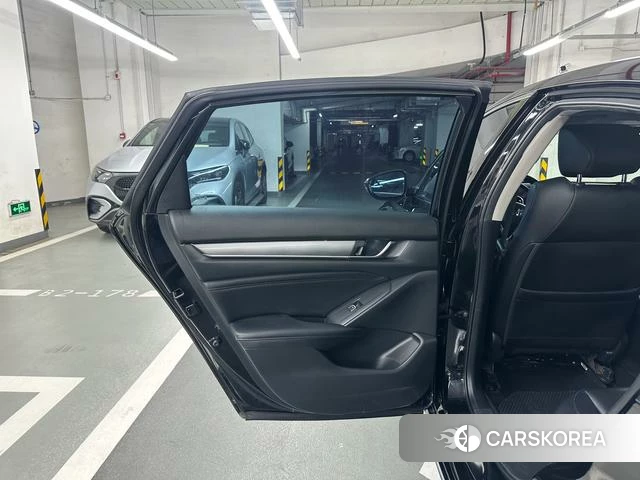 Honda Accord id 4341985 из Китая 10