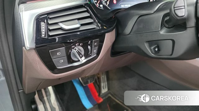 BMW 5 Series (G30) id 4496817 из Кореи 10