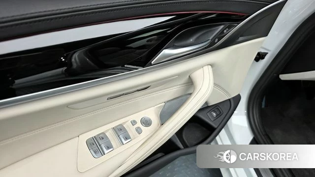 BMW 5 Series (G30) id 4360575 из Кореи 10