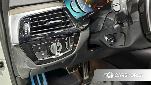 BMW 5 Series (G30) id 4318278 из Кореи 10