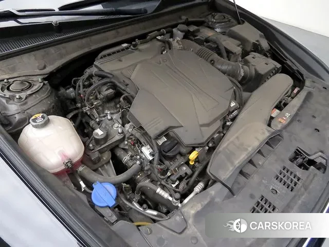 Hyundai Grandeur (GN7) id 3711900 из Кореи 10