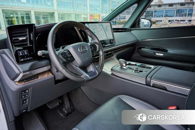 Lexus LM id 4290837 из Китая 10