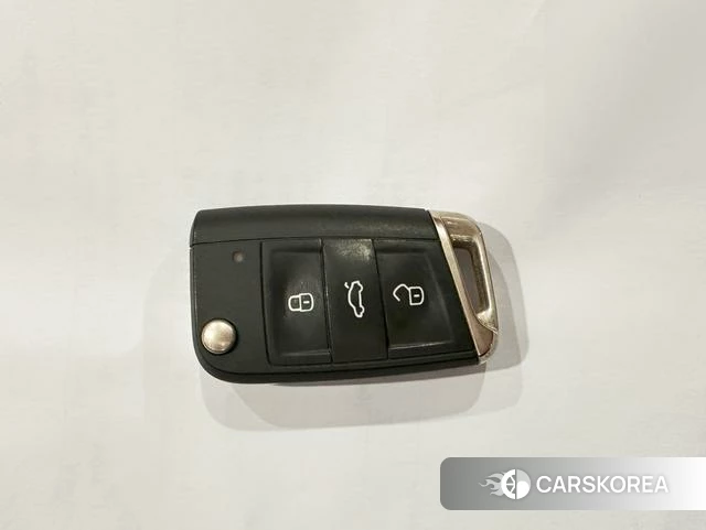 Volkswagen Passat id 4348892 из Китая 10