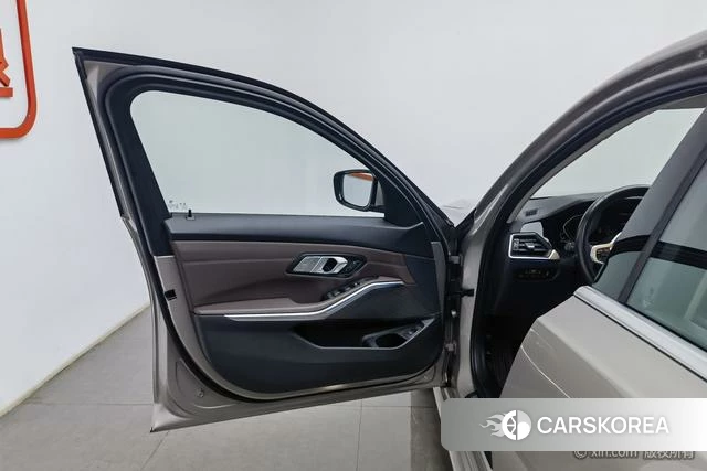 BMW 3 series id 4289981 из Китая 10