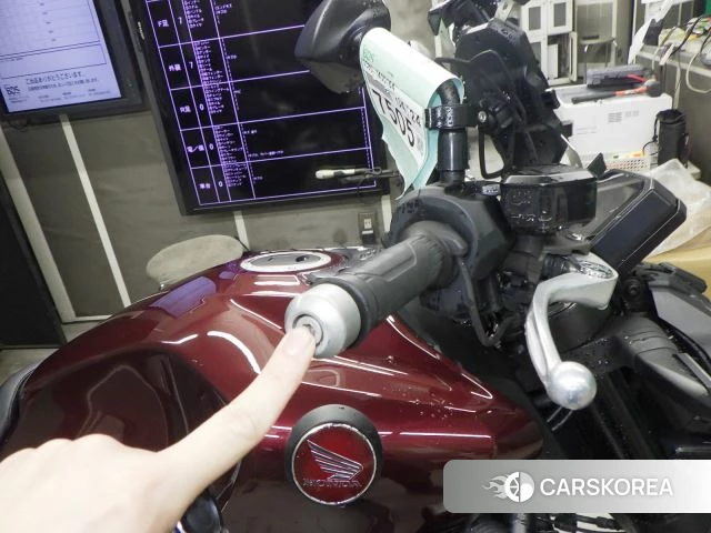 Проданный Honda CB1000R id 3949597 из Японии, фото 10