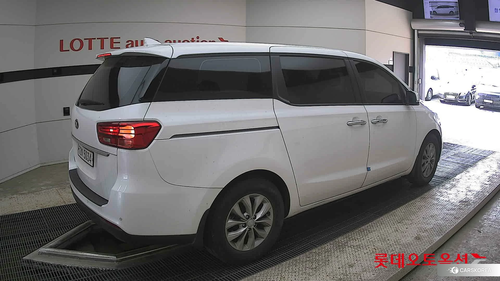 Kia Carnival id 4312611 из Кореи 10