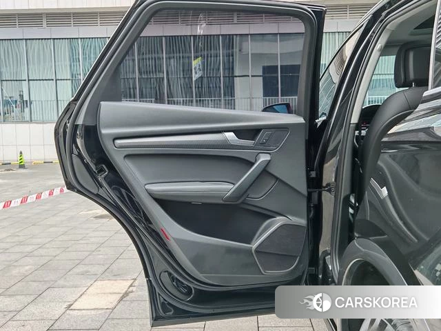 Audi Q5L id 3983385 из Китая 10