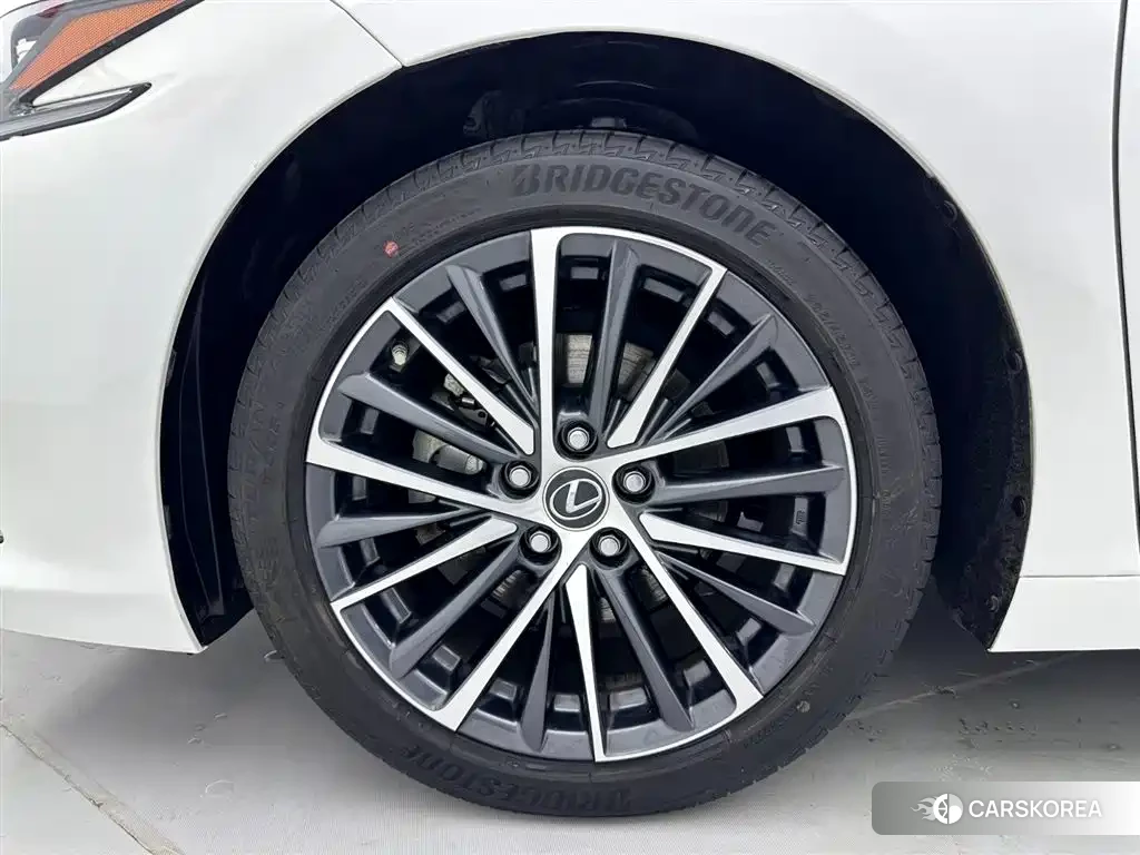 Lexus ES id 4539020 из Китая 10