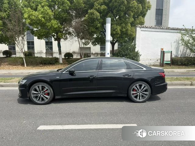 Audi A6L id 4253912 из Китая 10