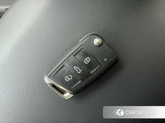 Volkswagen Bora id 4258585 из Китая 10