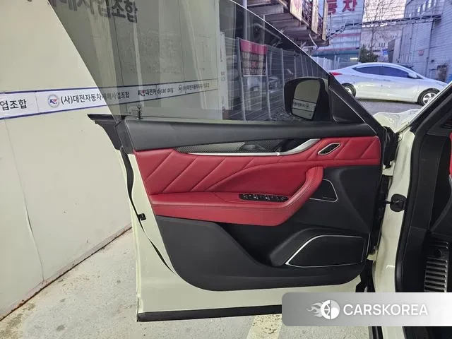 Maserati Levante id 3551850 из Кореи 10