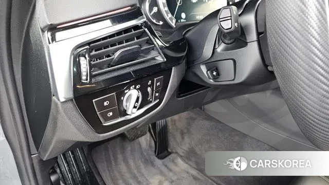 BMW 5 Series (G30) id 3485093 из Кореи 10