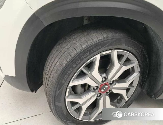 Kia Seltos id 4446779 из Кореи 10