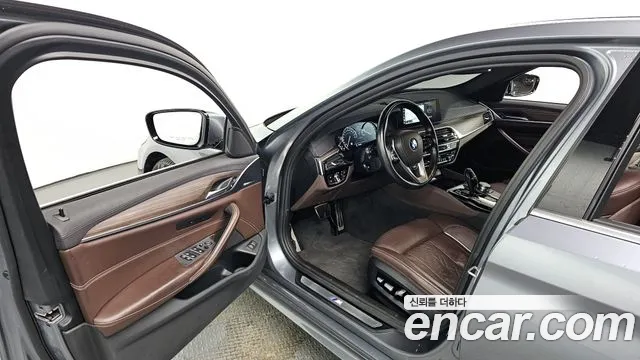 BMW 5 Series (G30) id 2394622 из Кореи 10