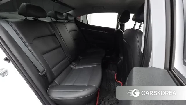 Hyundai Avante AD id 3249355 из Кореи 10